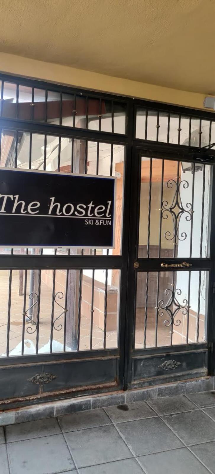 The Hostel Sierra Nevada Exterior photo